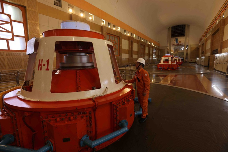 A finales de noviembre de 2024, la compañía de hidroelectricidad Ialy produjo más de 109 mil millones de kWh de electricidad, contribuyendo a la industrialización y modernización del país. A finales de noviembre de 2024, la compañía de hidroelectricidad Ialy produjo más de 109 mil millones de kWh de electricidad, contribuyendo a la industrialización y modernización del país.