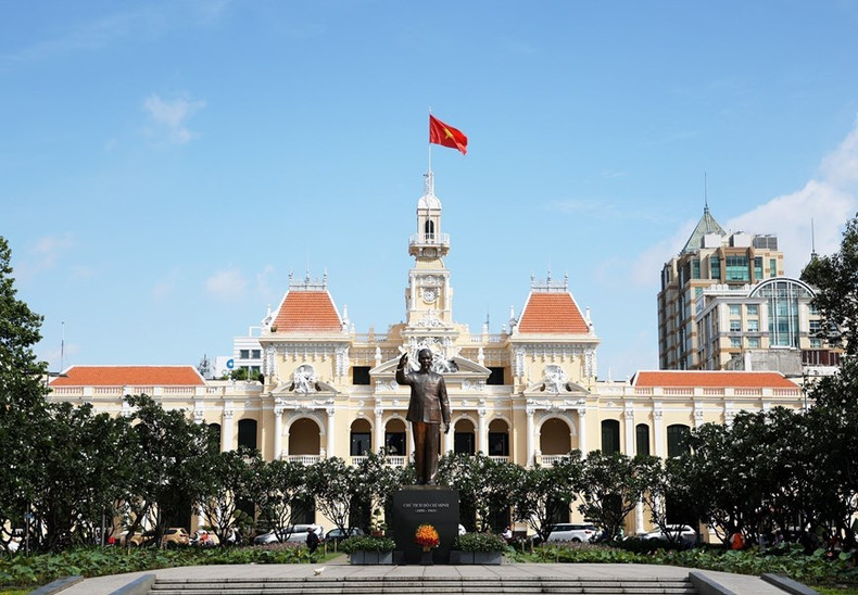 El edificio del Comité Popular de Ciudad Ho Chi Minh es uno de los símbolos turísticos de la ciudad. (Fotografía: VNA) El edificio del Comité Popular de Ciudad Ho Chi Minh es uno de los símbolos turísticos de la ciudad. (Fotografía: VNA)