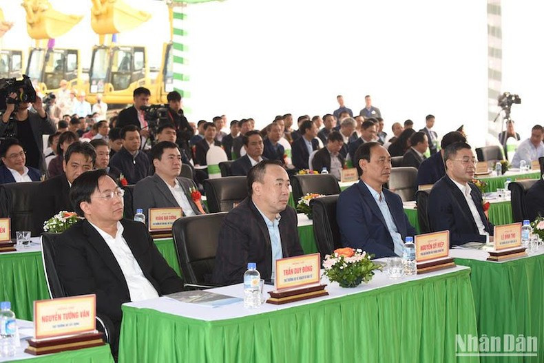 Los delegados participantes en la ceremonia inaugural. Los delegados participantes en la ceremonia inaugural.
