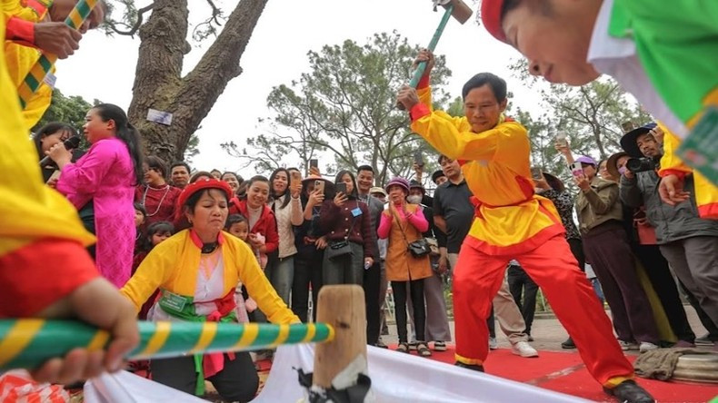 En la competición de elaboración del pastel redondo banh day.