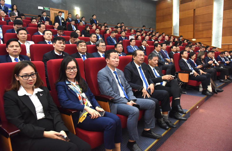 Los asistentes a la conferencia. Los asistentes a la conferencia.