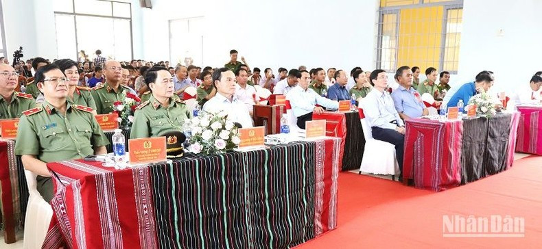 Celebran en Dak Lak Festival de Salvaguardia de Seguridad nacional de todo el pueblo 2023 ảnh 1 Celebran en Dak Lak Festival de Salvaguardia de Seguridad nacional de todo el pueblo 2023 ảnh 1