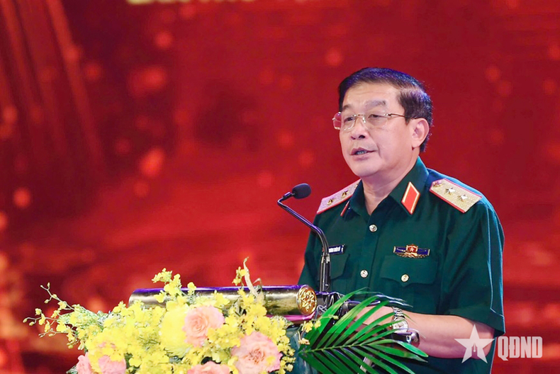 Entregan premios del IV concurso de escritura sobre protección de base ideológica del Partido ảnh 2 Entregan premios del IV concurso de escritura sobre protección de base ideológica del Partido ảnh 2