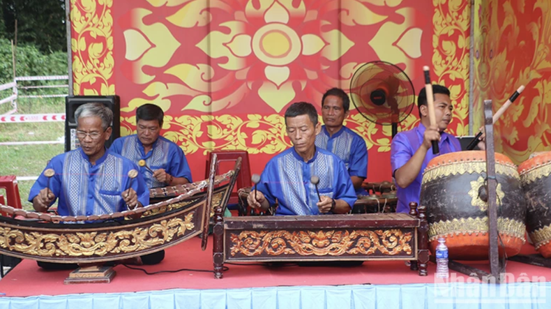 Una actuación artística en el Festival Una actuación artística en el Festival