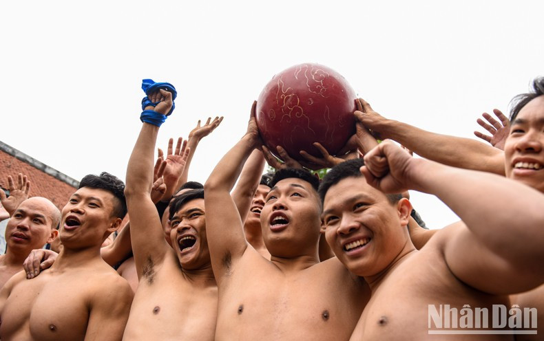 Las emociones desbordantes de los ganadores de la competición. Las emociones desbordantes de los ganadores de la competición.