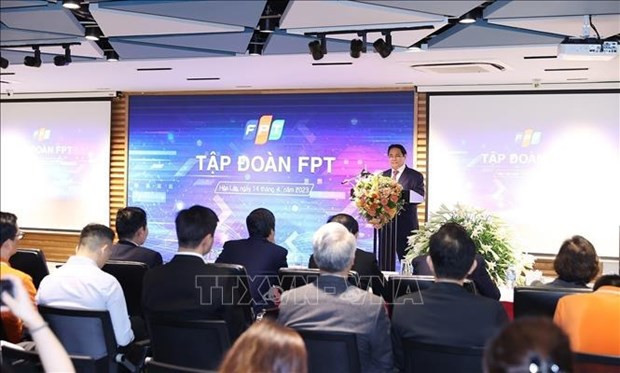 El primer ministro vietnamita, Pham Minh Chinh, realizó una visita de trabajo en la Universidad FPT (Foto: VNA) El primer ministro vietnamita, Pham Minh Chinh, realizó una visita de trabajo en la Universidad FPT (Foto: VNA)