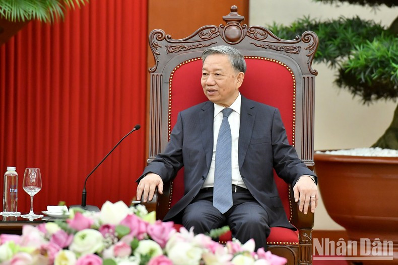 El secretario general del Partido Comunista y presidente de Vietnam, To Lam, habla en la cita. El secretario general del Partido Comunista y presidente de Vietnam, To Lam, habla en la cita.