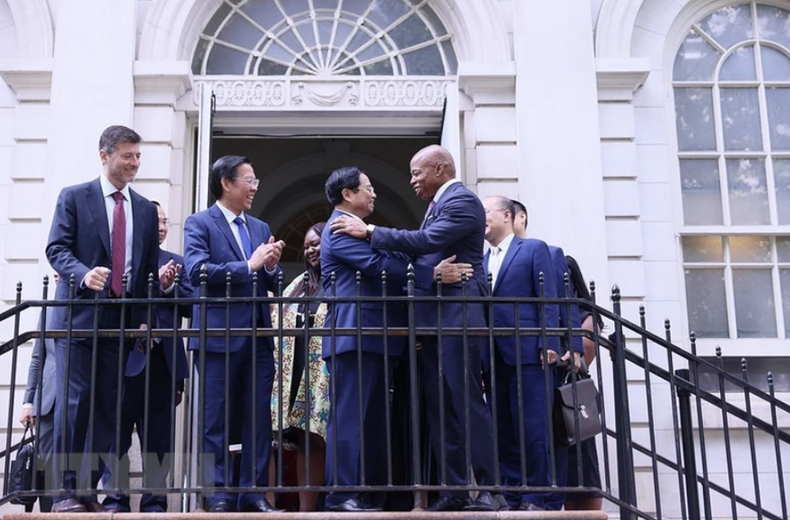 El jefe de Gobierno vietnamita, Pham Minh Chinh, y el alcalde de Nueva York, Eric Adams. (Foto: VNA) El jefe de Gobierno vietnamita, Pham Minh Chinh, y el alcalde de Nueva York, Eric Adams. (Foto: VNA)