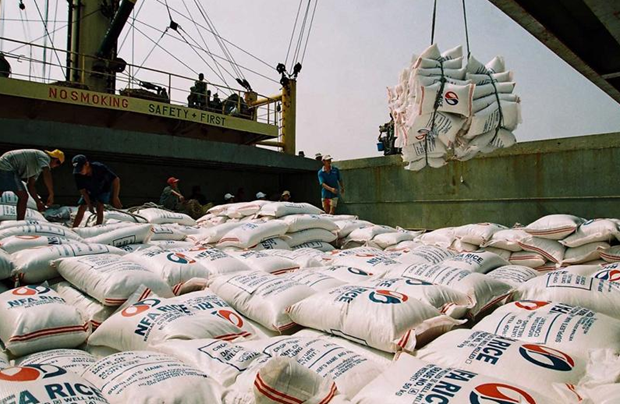 En la primera mitad del año, Vietnam exportó 4,27 millones de toneladas de arroz por un valor de 2,3 mil millones de dólares (Foto: laodong.vn)