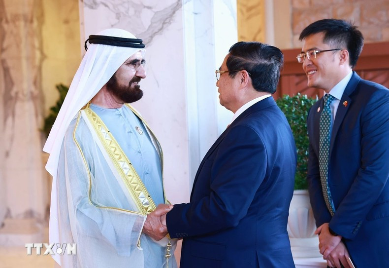 El primer ministro vietnamita, Pham Minh Chinh, y el vicepresidente y primer ministro de los EAU, Sheikh Mohammed bin Rashid Al Maktoum. El primer ministro vietnamita, Pham Minh Chinh, y el vicepresidente y primer ministro de los EAU, Sheikh Mohammed bin Rashid Al Maktoum.