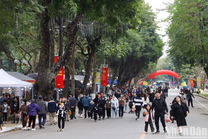 Panorama de la calle peatonal Tran Nhan Tong