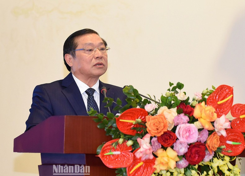 Lai Xuan Mon, subjefe permanente de la Comisión de Comunicación y Educación del Comité Central del PCV, interviene en la conferencia. Lai Xuan Mon, subjefe permanente de la Comisión de Comunicación y Educación del Comité Central del PCV, interviene en la conferencia.