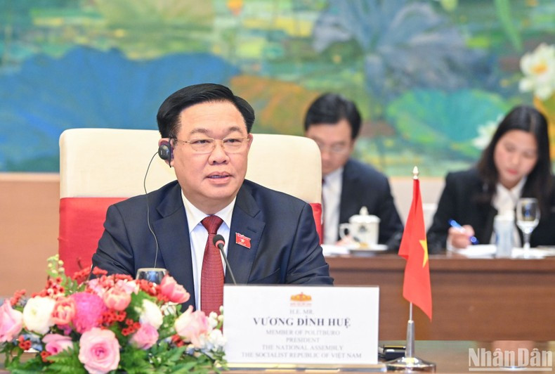 El máximo dirigente legislativo vietnamita interviene en la cita. El máximo dirigente legislativo vietnamita interviene en la cita.