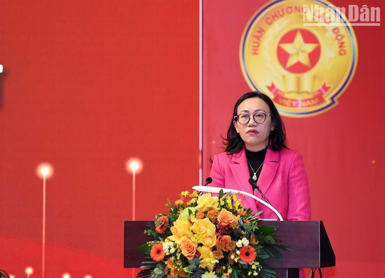 El director del Servicio de Información y Comunicación de la norteña provincia de Quang Ninh, Le Ngoc Han, interviene en el evento. El director del Servicio de Información y Comunicación de la norteña provincia de Quang Ninh, Le Ngoc Han, interviene en el evento.