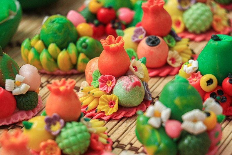 Una bandeja de cinco frutas de la festividad.