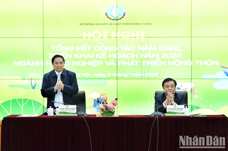 Minh Chinh en la cita. Minh Chinh en la cita.