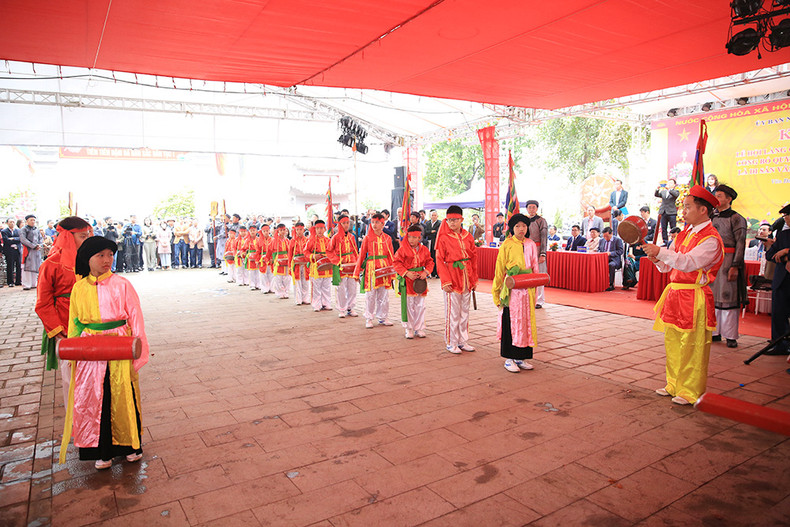 Los miembros del grupo de baile practicaron durante meses para garantizar la armonía de sus movimientos, agregó.