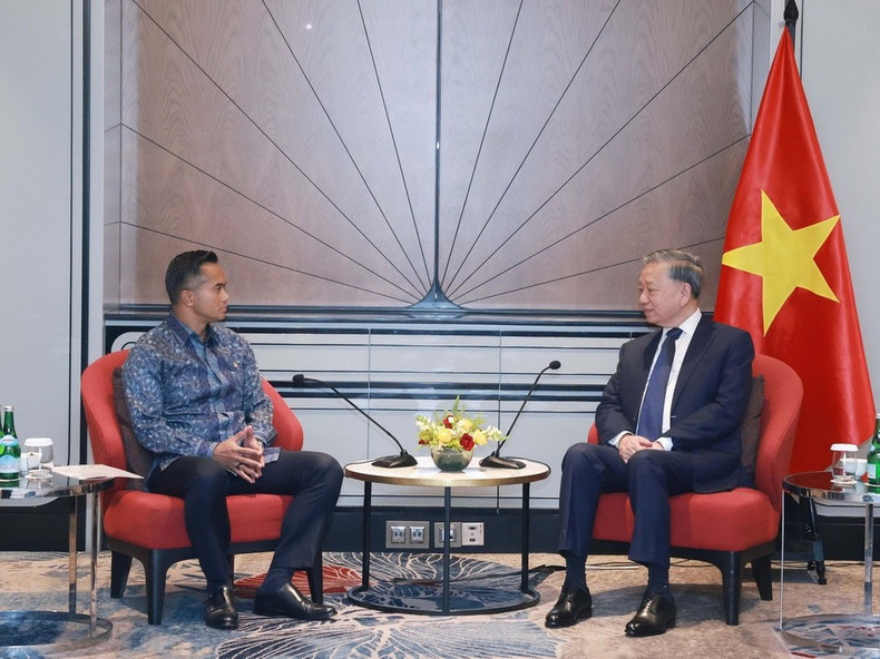 El secretario general del Partido Comunista de Vietnam, To Lam, recibe a Anindya Bakrie, presidente de la Cámara de Comercio e Industria de Indonesia. (Foto: Thong Nhat/VNA) El secretario general del Partido Comunista de Vietnam, To Lam, recibe a Anindya Bakrie, presidente de la Cámara de Comercio e Industria de Indonesia. (Foto: Thong Nhat/VNA)