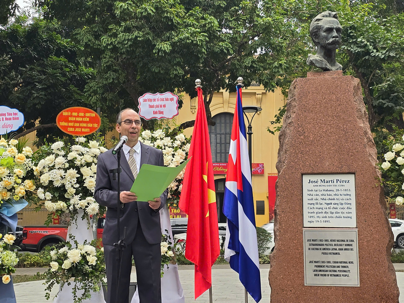 El embajador cubano en Vietnam, Rogelio Polanco Fuentes, durante su intervención en la cita (Foto: Kim Huong).