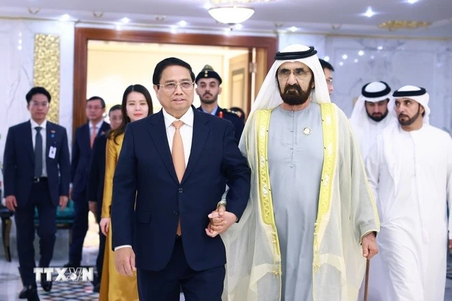 El primer ministro vietnamita, Pham Minh Chinh, y el vicepresidente y premier de los EAU, Sheikh Mohammed bin Rashid Al. El primer ministro vietnamita, Pham Minh Chinh, y el vicepresidente y premier de los EAU, Sheikh Mohammed bin Rashid Al.