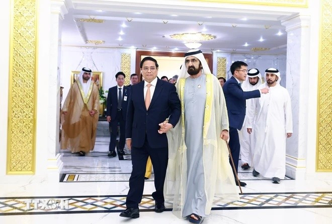 El primer ministro vietnamita, Pham Minh Chinh, y el vicepresidente y premier de los EAU, Sheikh Mohammed bin Rashid Al. El primer ministro vietnamita, Pham Minh Chinh, y el vicepresidente y premier de los EAU, Sheikh Mohammed bin Rashid Al.