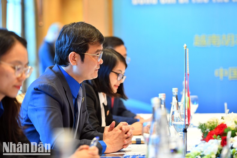 Bui Quang Huy, primer secretario del Comité Central de la Unión de Jóvenes Comunistas Ho Chi Minh, propone contenidos para la cooperación entre jóvenes de Vietnam y China.