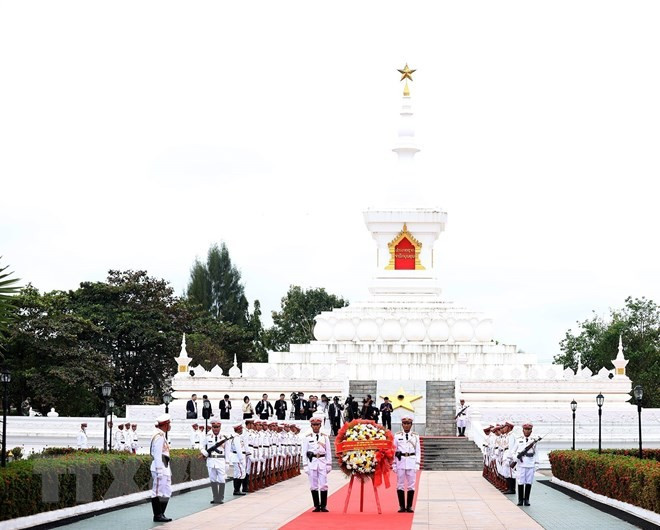 El Monumento a los Mártires Desconocidos de Laos. El Monumento a los Mártires Desconocidos de Laos.