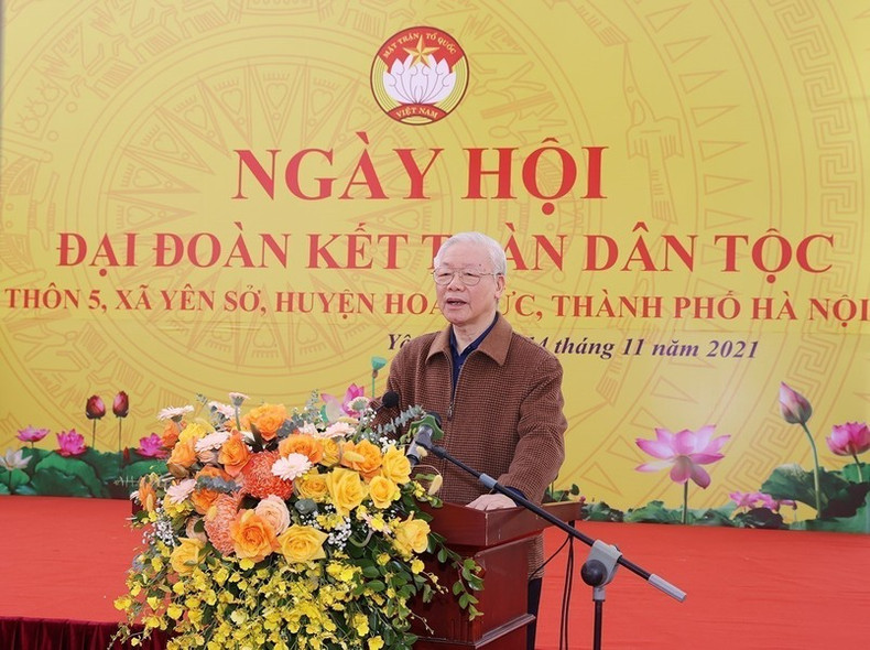 El secretario general del PCV, Nguyen Phu Trong, interviene en la fiesta de gran unidad nacional en la comuna de Yen So, distrito de Hoai Duc, Hanói, el 14 de noviembre de 2021.
