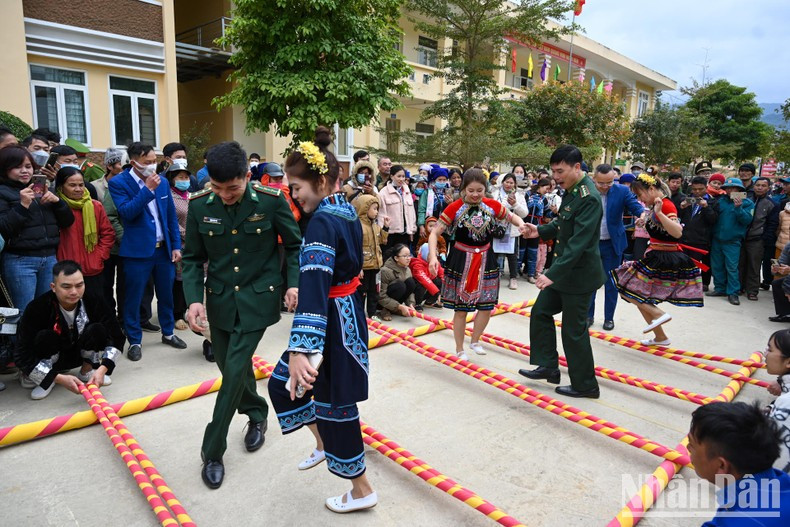Las actividades culturales atractivas atraen la participación de numerosos habitantes locales. Las actividades culturales atractivas atraen la participación de numerosos habitantes locales.