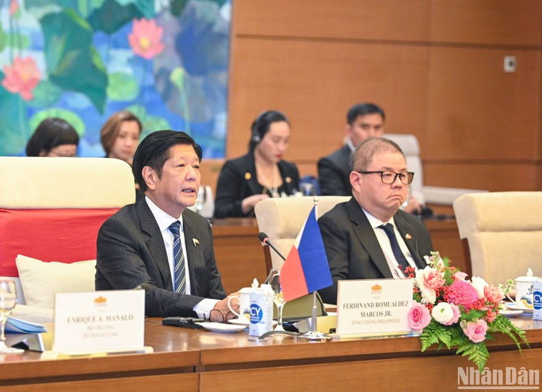 El presidente filipino, Ferdinand Romualdez Marcos Jr., habla en el acto. El presidente filipino, Ferdinand Romualdez Marcos Jr., habla en el acto.