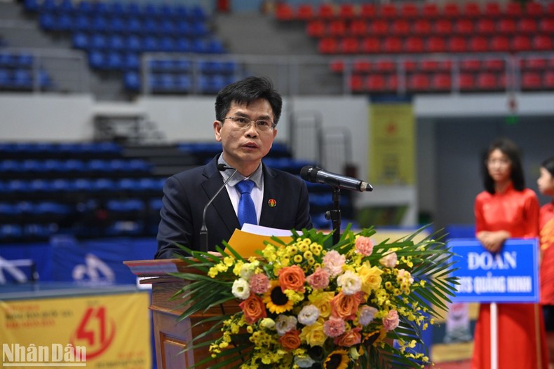 El director de marketing de la Sociedad Anónima PetroVietnam Camau, Le Tien Hung, interviene en el acto. El director de marketing de la Sociedad Anónima PetroVietnam Camau, Le Tien Hung, interviene en el acto.