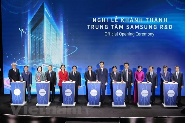 Se inauguró oficialmente el Centro de Estudio y Desarrollo de Samsung (Fotografía: VNA) Se inauguró oficialmente el Centro de Estudio y Desarrollo de Samsung (Fotografía: VNA)