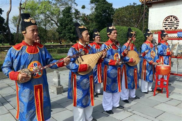Actuación de la música de la corte real de Hue en el Palacio Thai Hoa.(Foto: VNA)