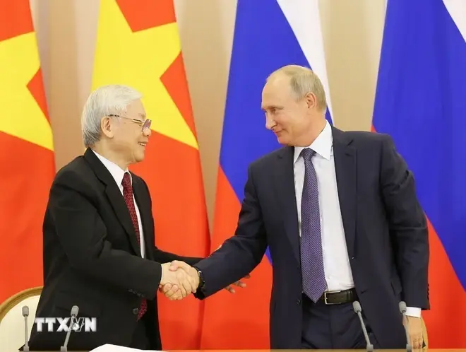 El presidente ruso, Vladimir Putin, sostuvo conversaciones con el secretario general del Partido Comunista de Vietnam, Nguyen Phu Trong, quien realizó una visita oficial a la Federación de Rusia (Sochi, 6 de septiembre de 2018). (Foto:VNA)