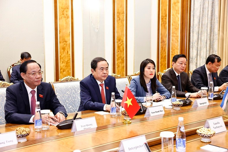 El presidente de la Asamblea Nacional, Tran Thanh Man, habla en la cita. El presidente de la Asamblea Nacional, Tran Thanh Man, habla en la cita.