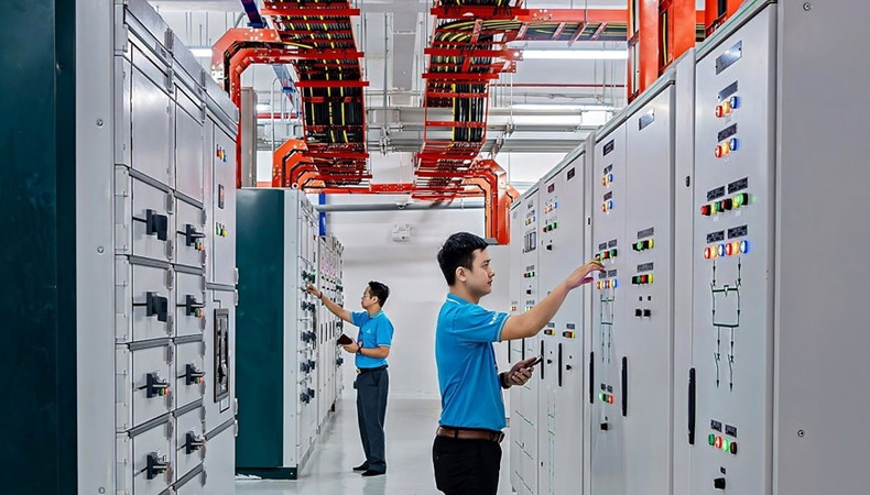 El sistema de generador de respaldo según estándares NFPA 110 nivel 1.