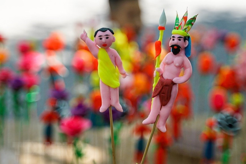 Figura de los reyes Hung, legendarios fundadores de la nación.