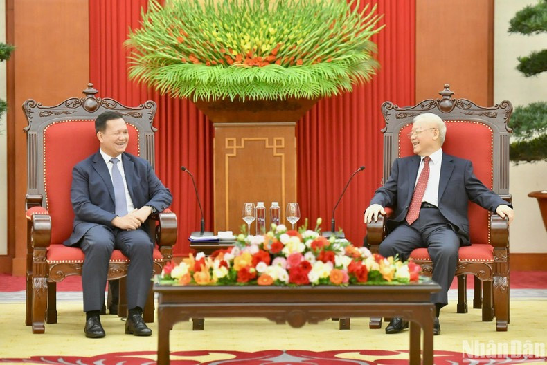 Phu Trong y Hun Manet en la reunión.