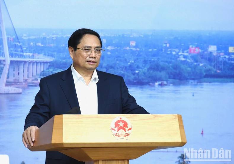 Minh Chinh interviene en la cita.