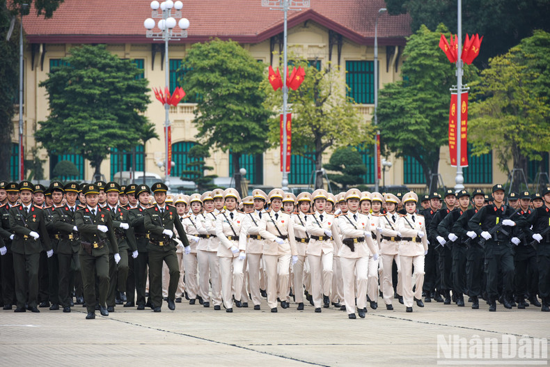 Más de mil oficiales y soldados participan en los juegos. Más de mil oficiales y soldados participan en los juegos.