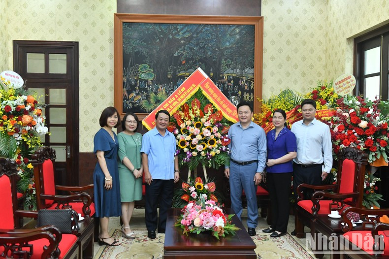 Siguen llegando felicitaciones a Nhan Dan por el Día de la Prensa Revolucionaria ảnh 2