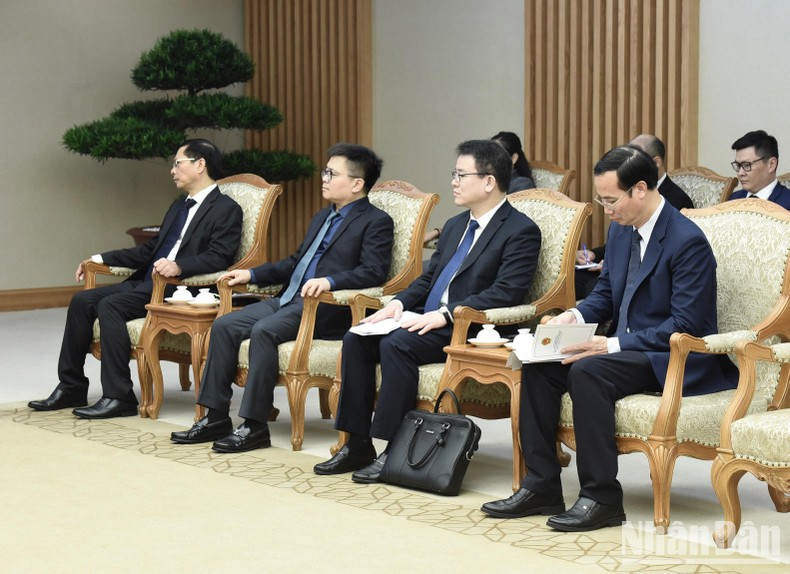 Representantes de los ministerios, departamentos y sectores del Gobierno de Vietnam. Representantes de los ministerios, departamentos y sectores del Gobierno de Vietnam.