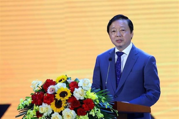 El viceprimer ministro Tran Hong Ha habla en el foro (Foto: VNA)