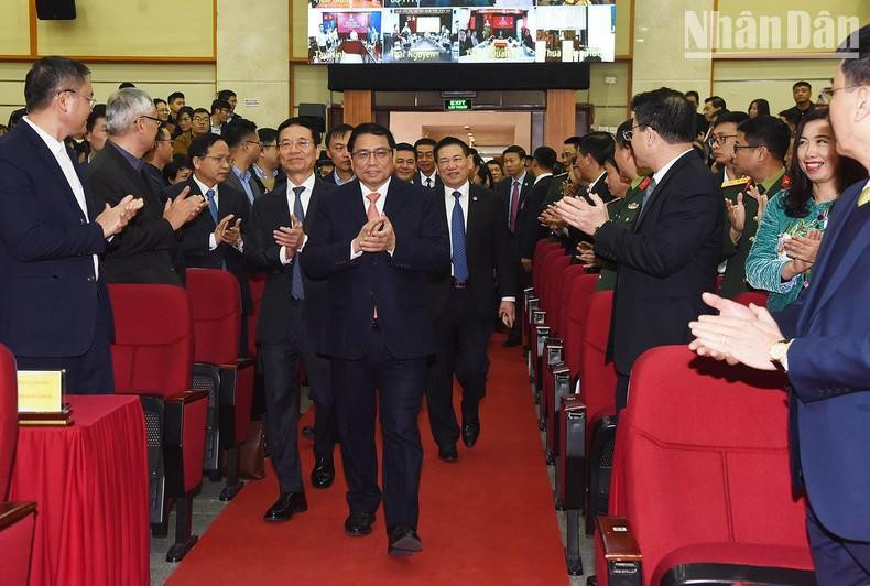 El premier vietnamita Pham Minh Chinh y los delegados asisten a la conferencia. El premier vietnamita Pham Minh Chinh y los delegados asisten a la conferencia.
