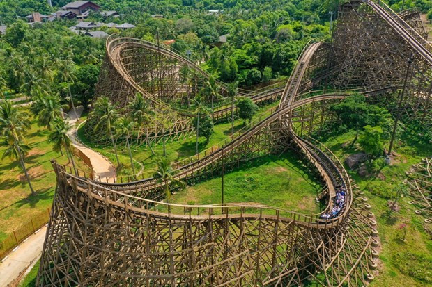 La montaña rusa de alta velocidad en Sun World Hon Thom La montaña rusa de alta velocidad en Sun World Hon Thom