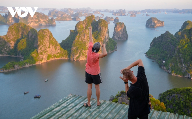 Es un destino que atrae a una gran cantidad de turistas, especialmente extranjeros.