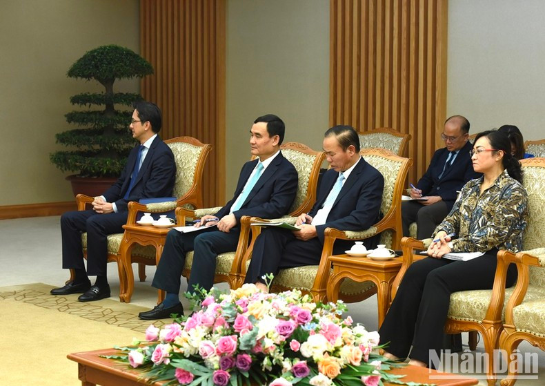 Representantes de los ministerios, departamentos y sectores vietnamitas en la cita. Representantes de los ministerios, departamentos y sectores vietnamitas en la cita.