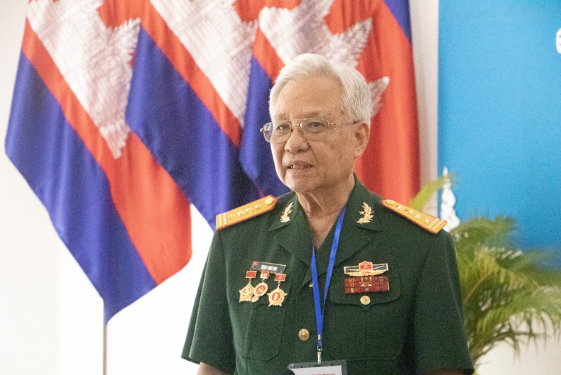 Coronel Trinh Vinh Pha, subjefe permanente del Comité de Enlace de ex expertos vietnamitas que respaldaron a la revolución camboyana Coronel Trinh Vinh Pha, subjefe permanente del Comité de Enlace de ex expertos vietnamitas que respaldaron a la revolución camboyana