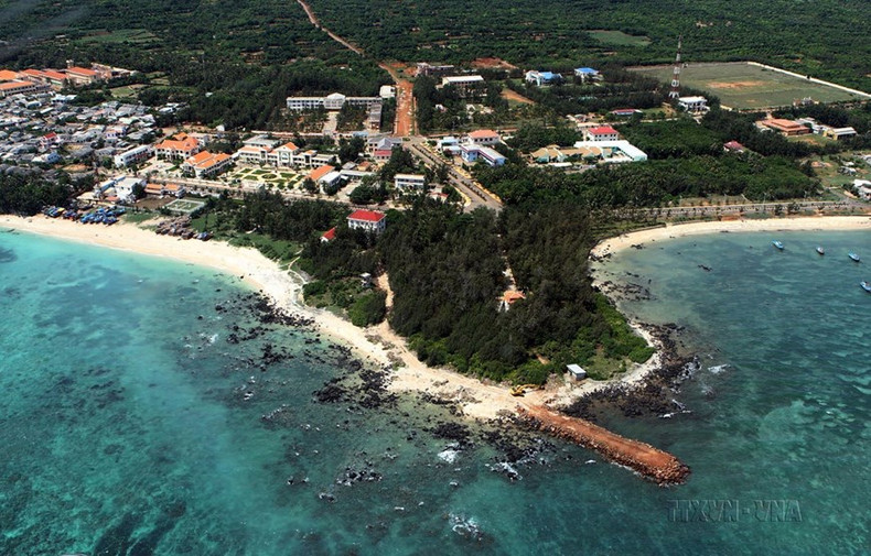 Desarrollar el producto del turismo verde, en la isla de Phu Quy, constituye un hito en el desarrollo turístico de la provincia de Binh Thuan. Desarrollar el producto del turismo verde, en la isla de Phu Quy, constituye un hito en el desarrollo turístico de la provincia de Binh Thuan.