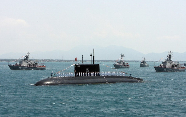 La Armada vietnamita tiene cinco componentes de fuerza de combate: buques de superficie; submarino; fuerzas aéreas navales; artillería-misiles costeros; infantería naval- fuerzas especiales de la Armada y fuerzas para la logística, la ingeniería, la investigación científica y técnica. La Armada vietnamita tiene cinco componentes de fuerza de combate: buques de superficie; submarino; fuerzas aéreas navales; artillería-misiles costeros; infantería naval- fuerzas especiales de la Armada y fuerzas para la logística, la ingeniería, la investigación científica y técnica.